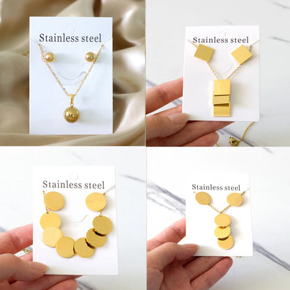 Conjunto de Joias - Colar com Pendente e Brincos