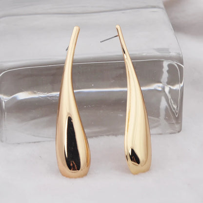 Brincos Longos Pendentes Dourados