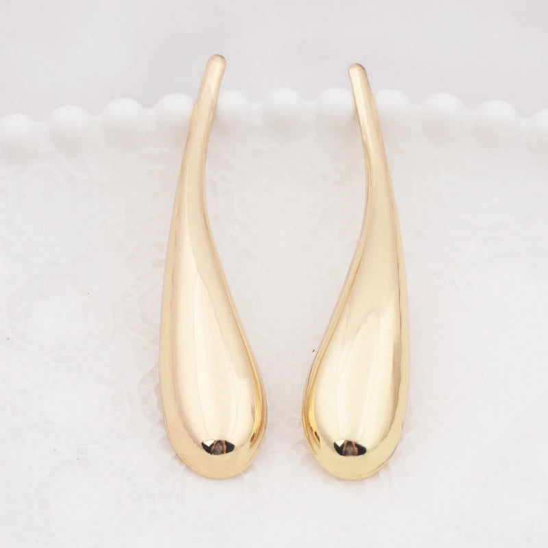 Brincos Longos Pendentes Dourados