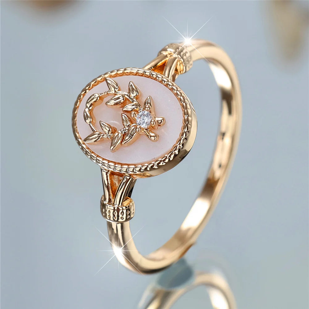 Anel Feminino Em Ouro Vintage Com Detalhes Em Prata