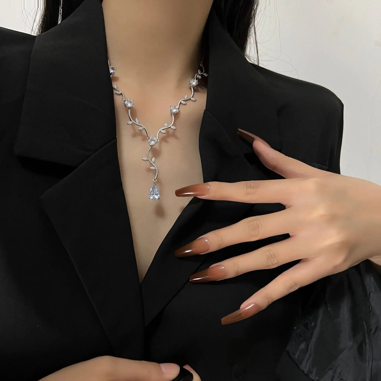 Conjunto de Joias Sofisticado - Colar e Brincos