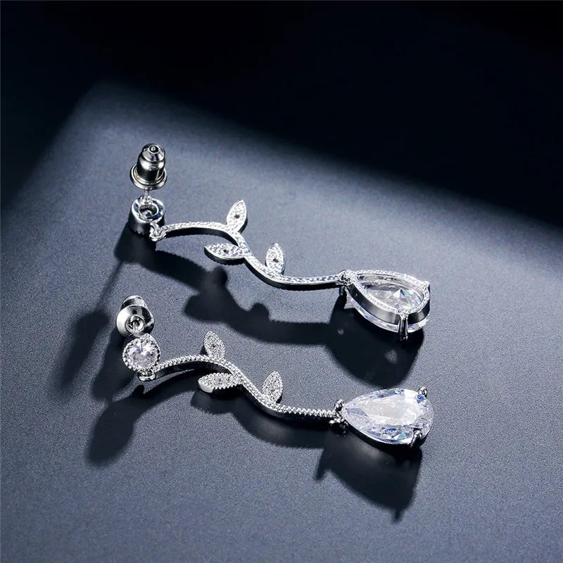 Conjunto de Joias Sofisticado - Colar e Brincos