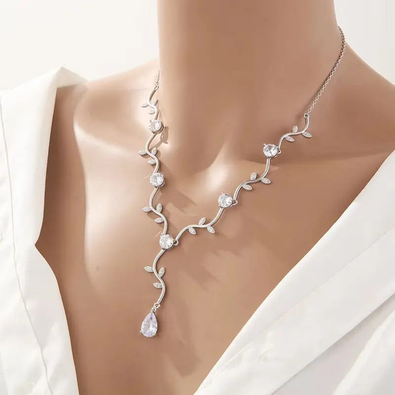 Conjunto de Joias Sofisticado - Colar e Brincos