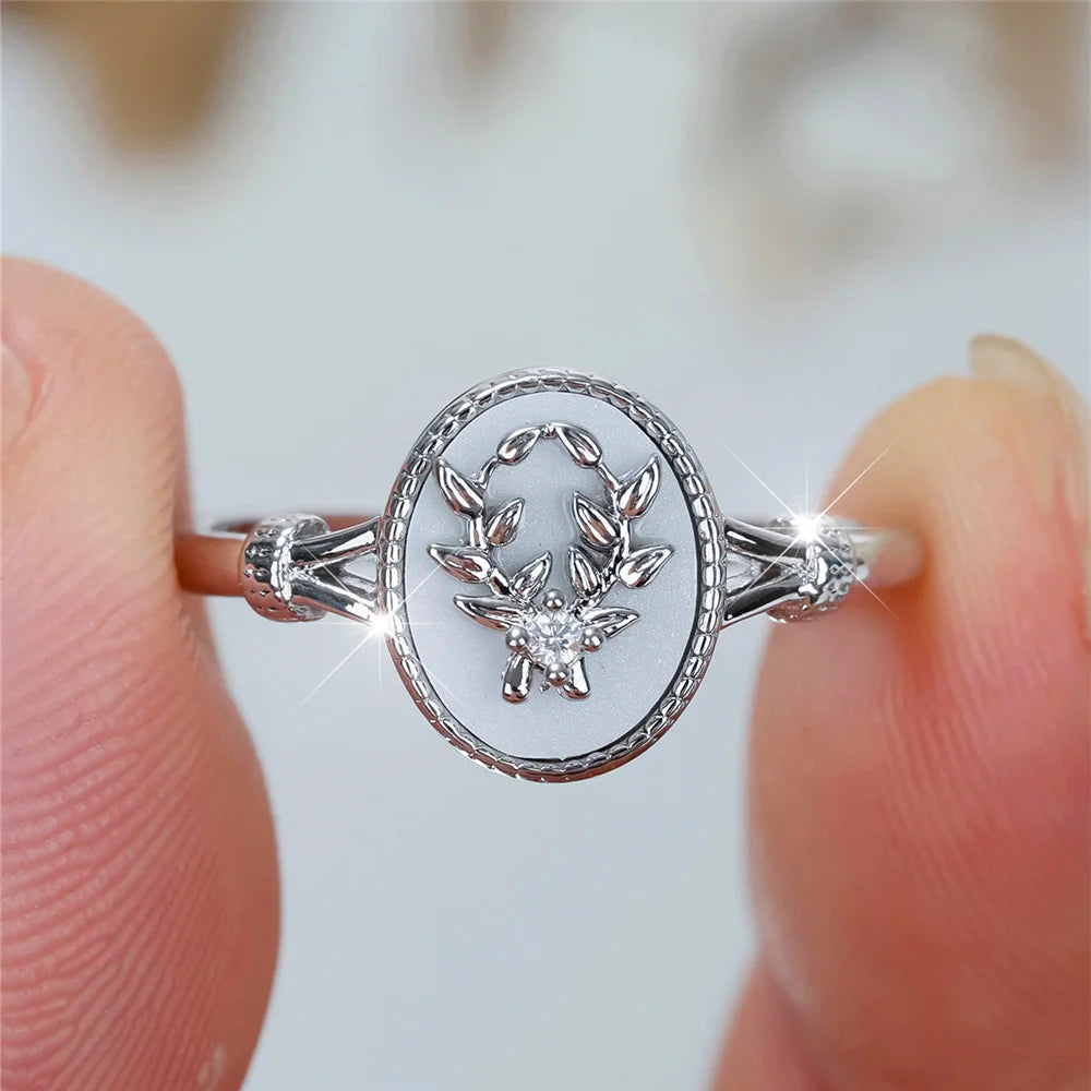 Anel Feminino Em Ouro Vintage Com Detalhes Em Prata