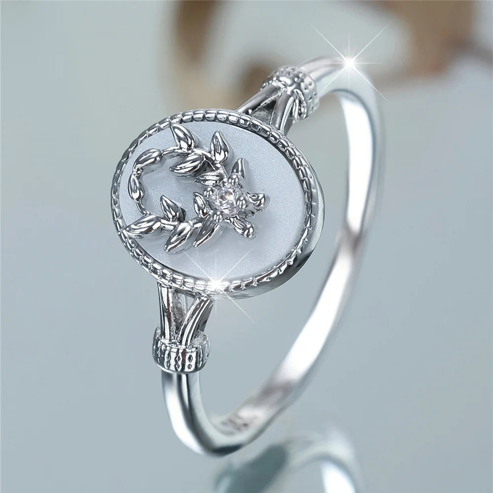 Anel Feminino Em Ouro Vintage Com Detalhes Em Prata