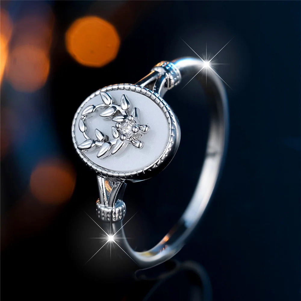 Anel Feminino Em Ouro Vintage Com Detalhes Em Prata