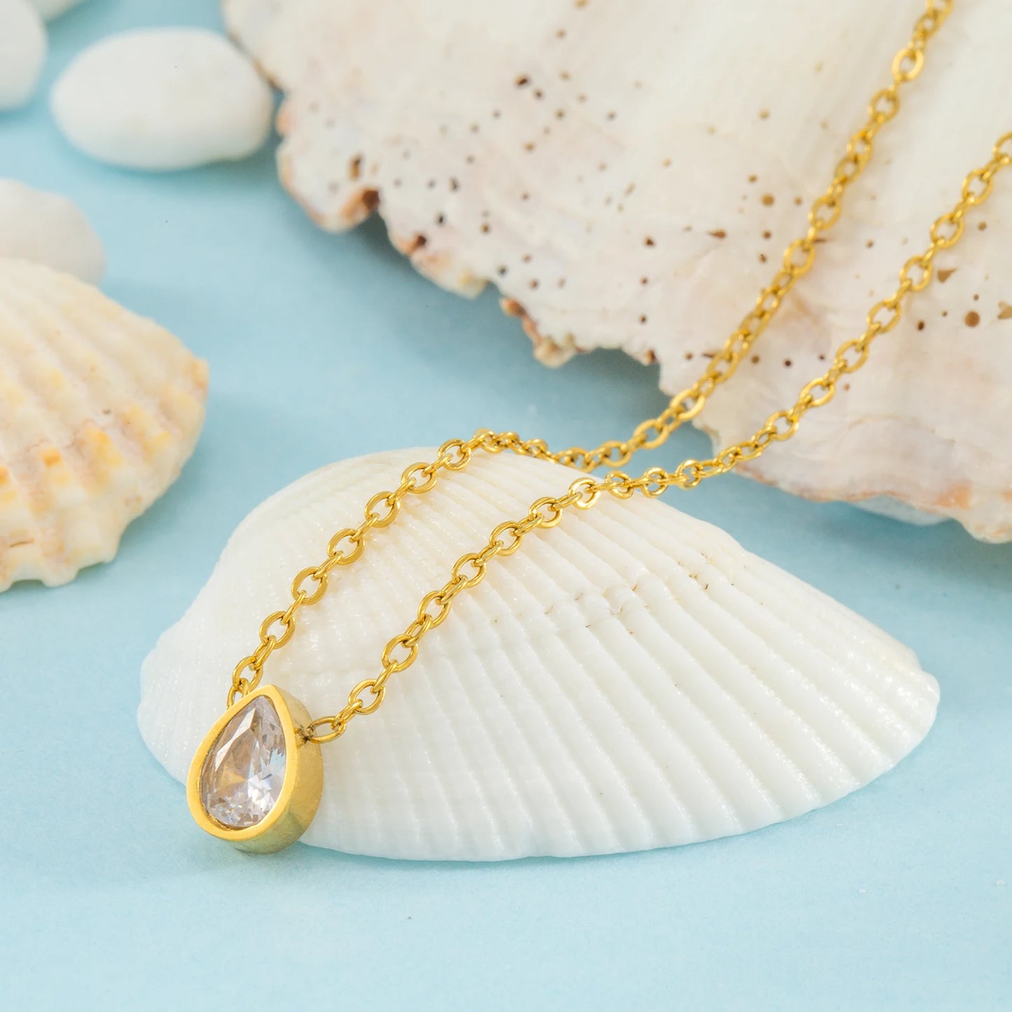 Colar Feminino Pingente Gota Brilhante