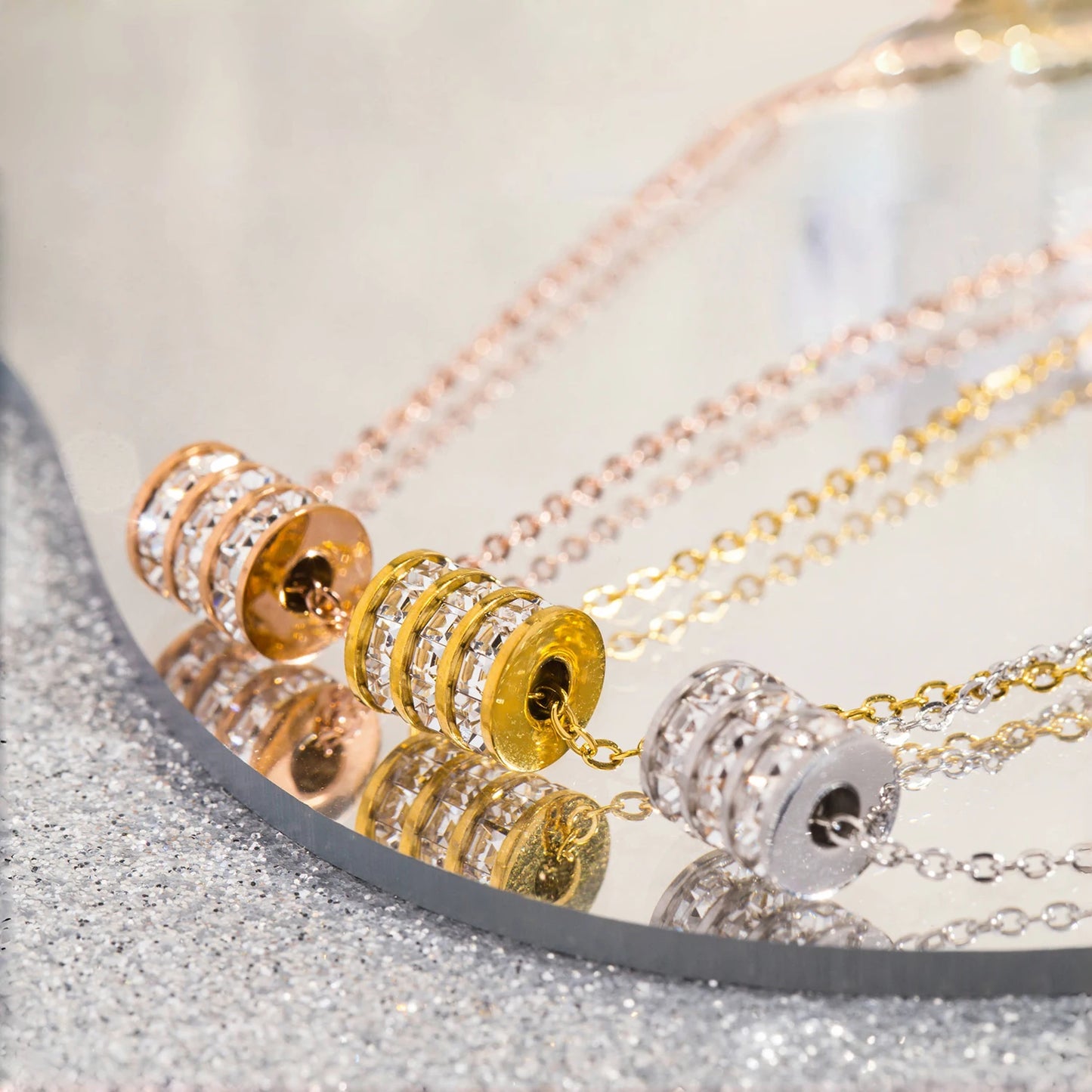 Colar Pingente Cilíndrico Brilhante