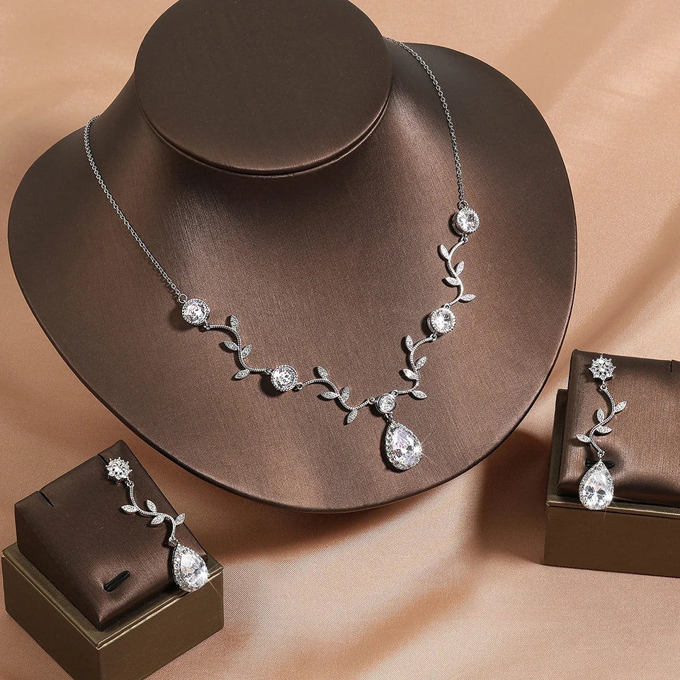 Conjunto de Joias Sofisticado - Colar e Brincos